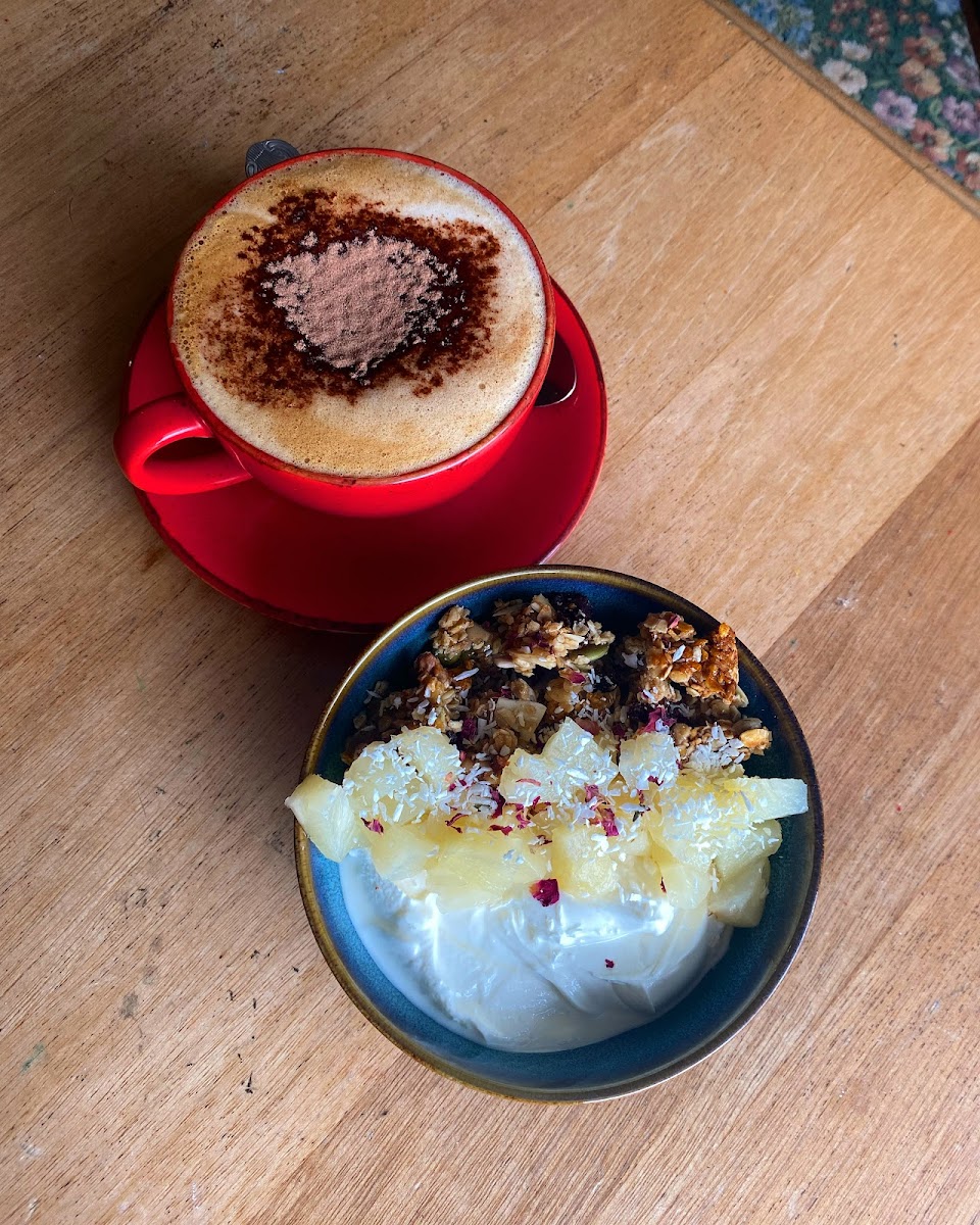 Cafe Chameleon @ The Gough Arms Photos 2